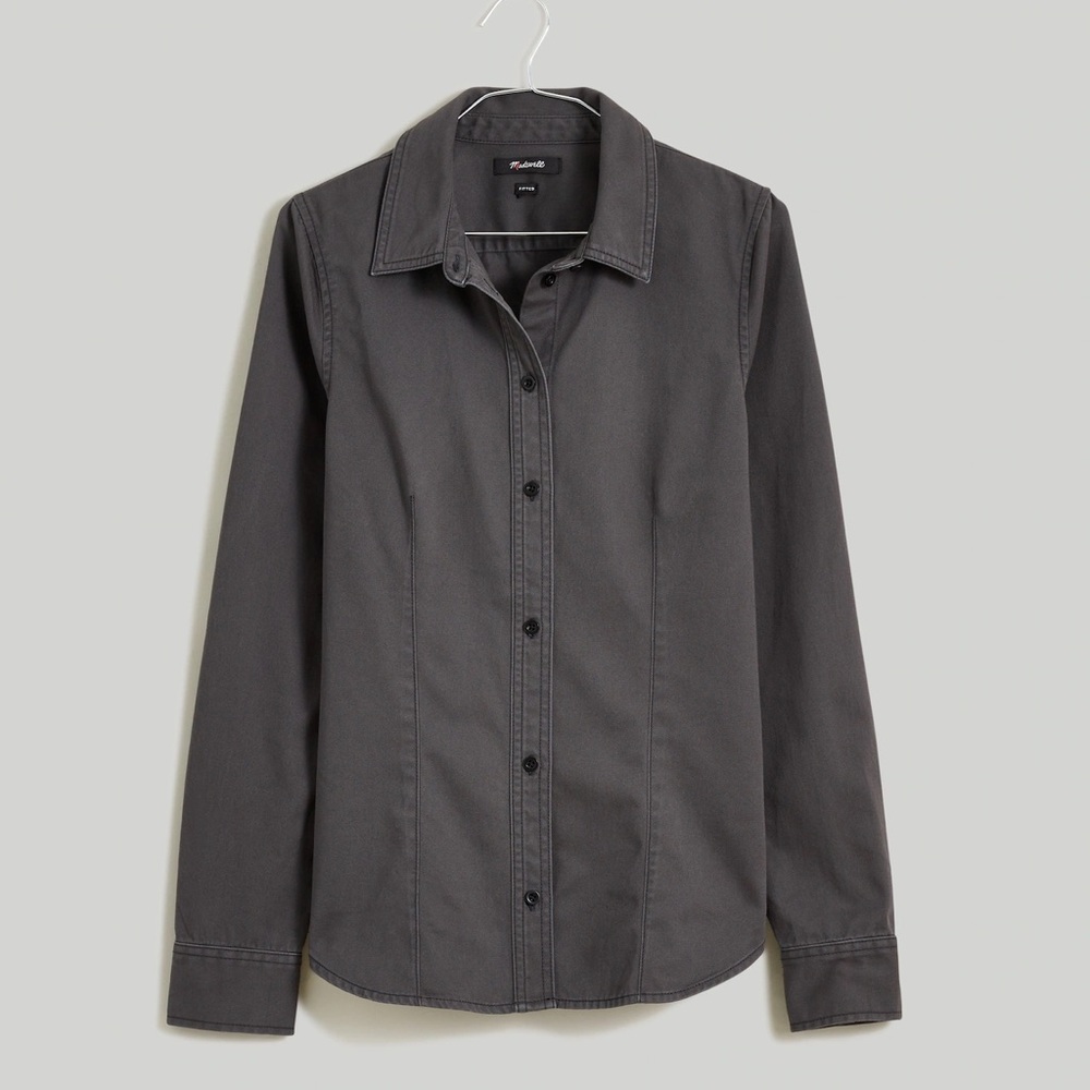 Women’s Madewell Darted Fitted Button-Up Shirt in (Re)generative Chino Size 6